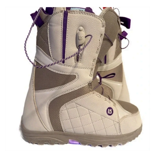 boots snowboard burton mint Women's BOA The Mint features both Burtons womens Burton Mint BOA Womens Snowboard